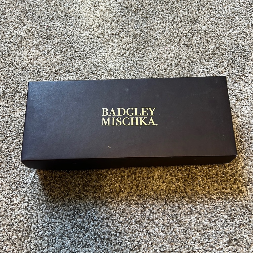 Beautiful Badgley Mischka purse; can be used as clutch or over the shoulder. EUC - Picture 5 of 6